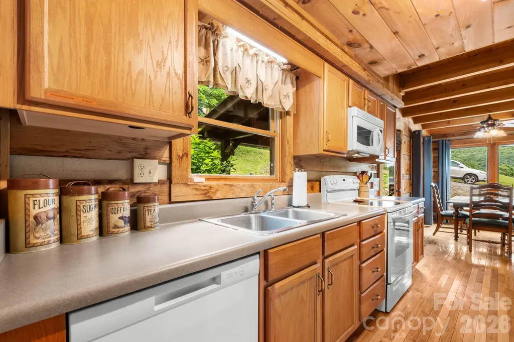 122 Cedar Cove Lane Zionville NC 28698