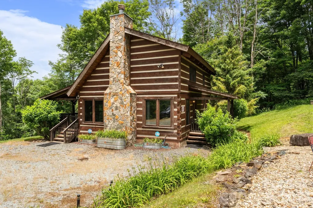 122 Cedar Cove Lane Zionville NC 28698