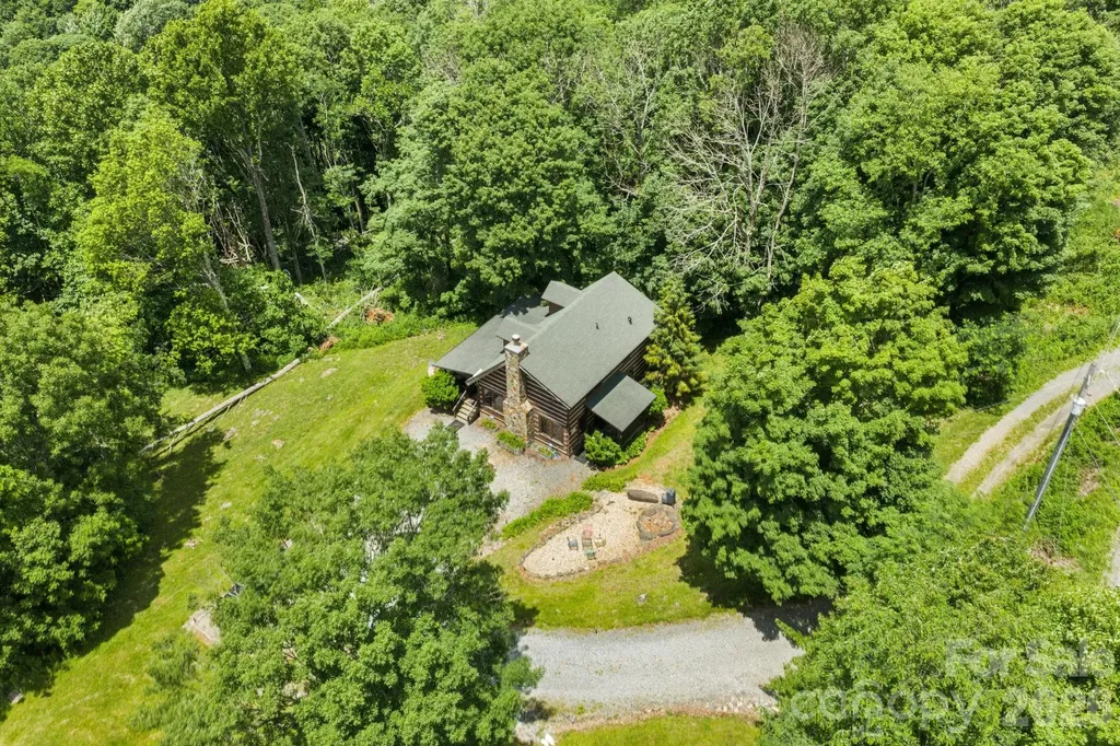 122 Cedar Cove Lane Zionville NC 28698