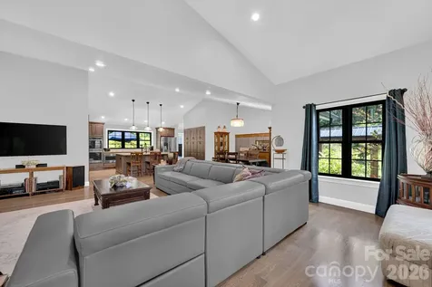 23 Lindsey Loop Road Fletcher NC 28732
