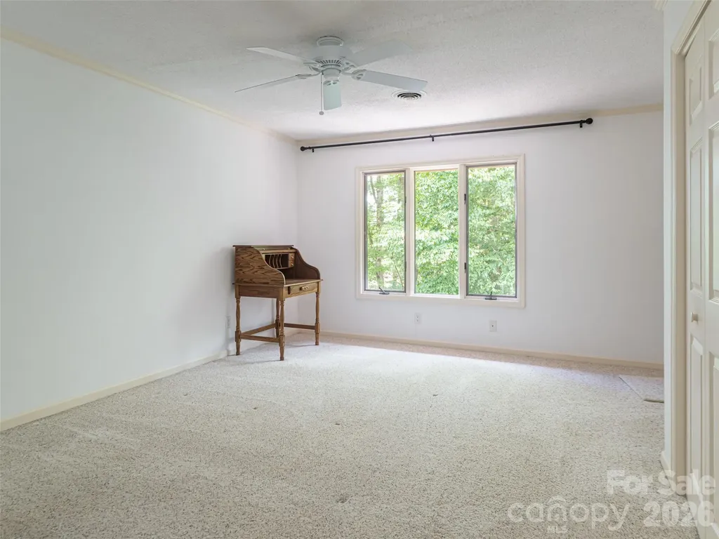 112 Live Oak Lane Hendersonville NC 28791