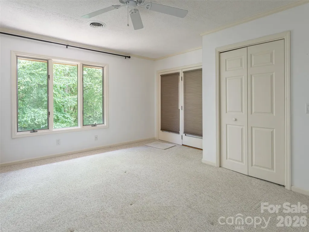 112 Live Oak Lane Hendersonville NC 28791