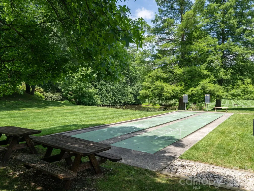 112 Live Oak Lane Hendersonville NC 28791