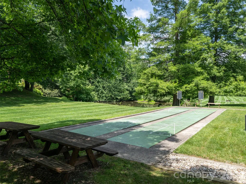 112 Live Oak Lane Hendersonville NC 28791