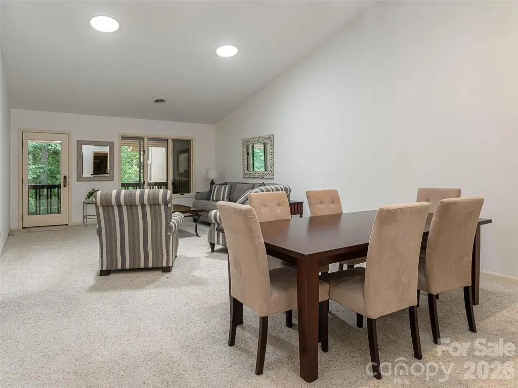 112 Live Oak Lane Hendersonville NC 28791