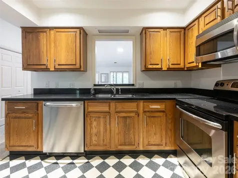 112 Live Oak Lane Hendersonville NC 28791