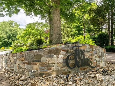 112 Live Oak Lane Hendersonville NC 28791