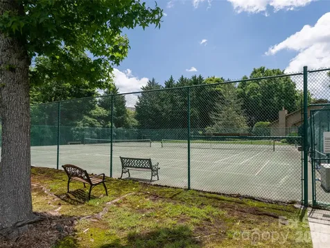 112 Live Oak Lane Hendersonville NC 28791