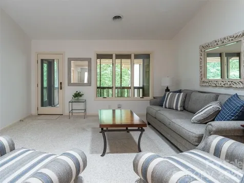 112 Live Oak Lane Hendersonville NC 28791