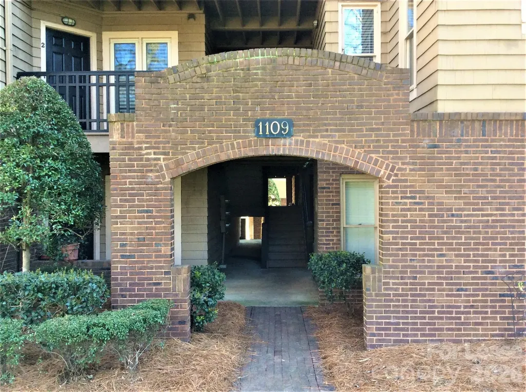1109 E Morehead Street Charlotte NC 28204