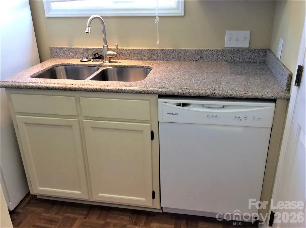 1109 E Morehead Street Charlotte NC 28204