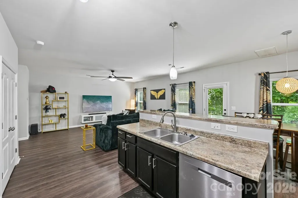 2206 Turtle Point Road Charlotte NC 28262