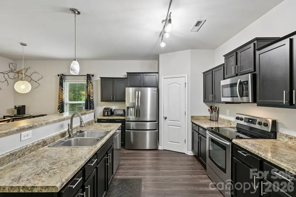 2206 Turtle Point Road Charlotte NC 28262