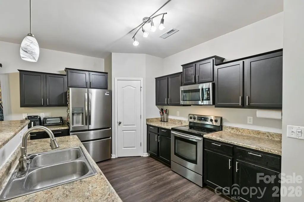 2206 Turtle Point Road Charlotte NC 28262