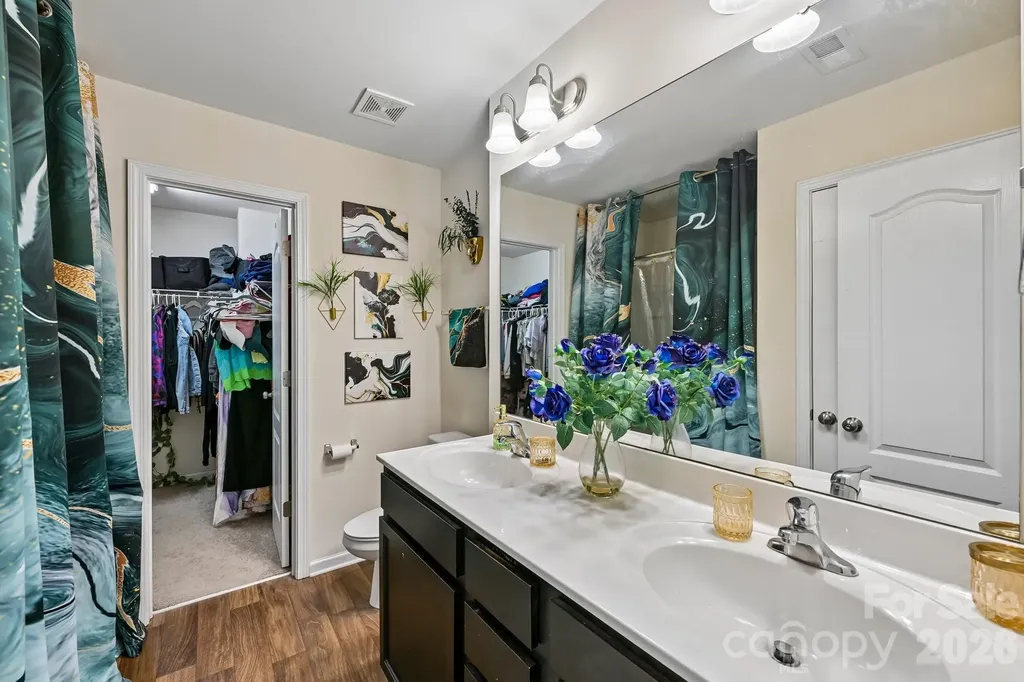 2206 Turtle Point Road Charlotte NC 28262
