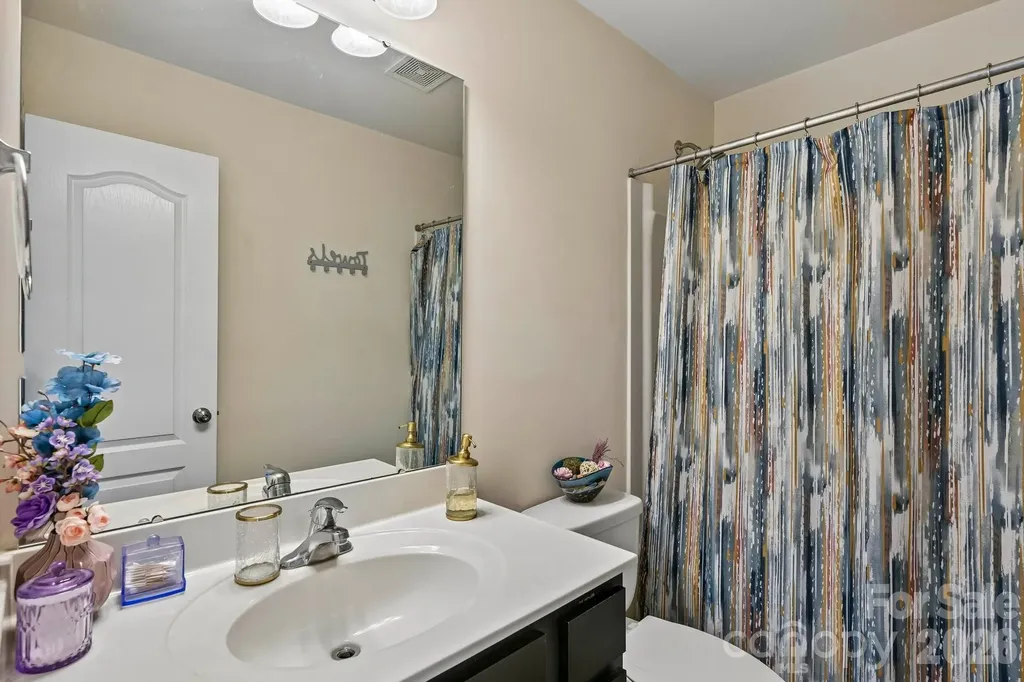2206 Turtle Point Road Charlotte NC 28262
