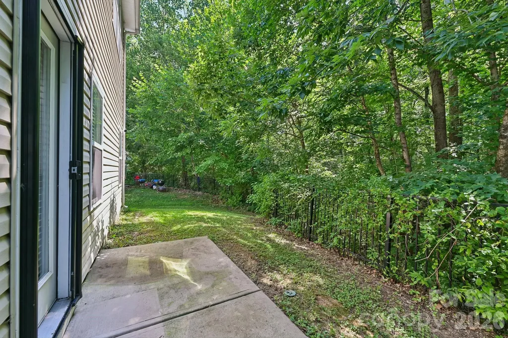 2206 Turtle Point Road Charlotte NC 28262
