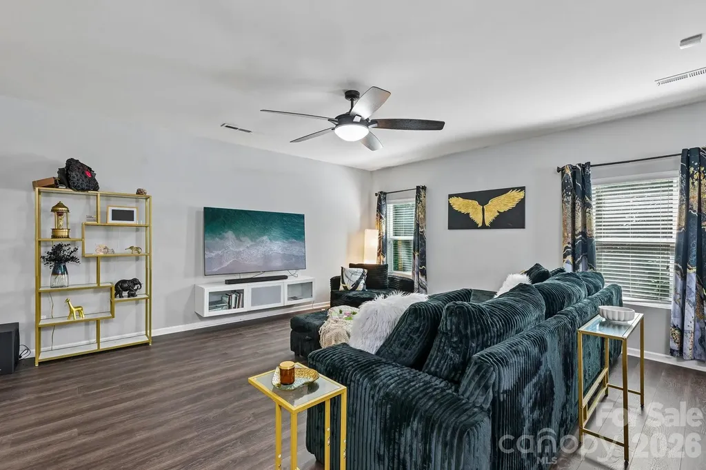 2206 Turtle Point Road Charlotte NC 28262