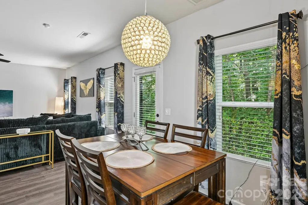 2206 Turtle Point Road Charlotte NC 28262