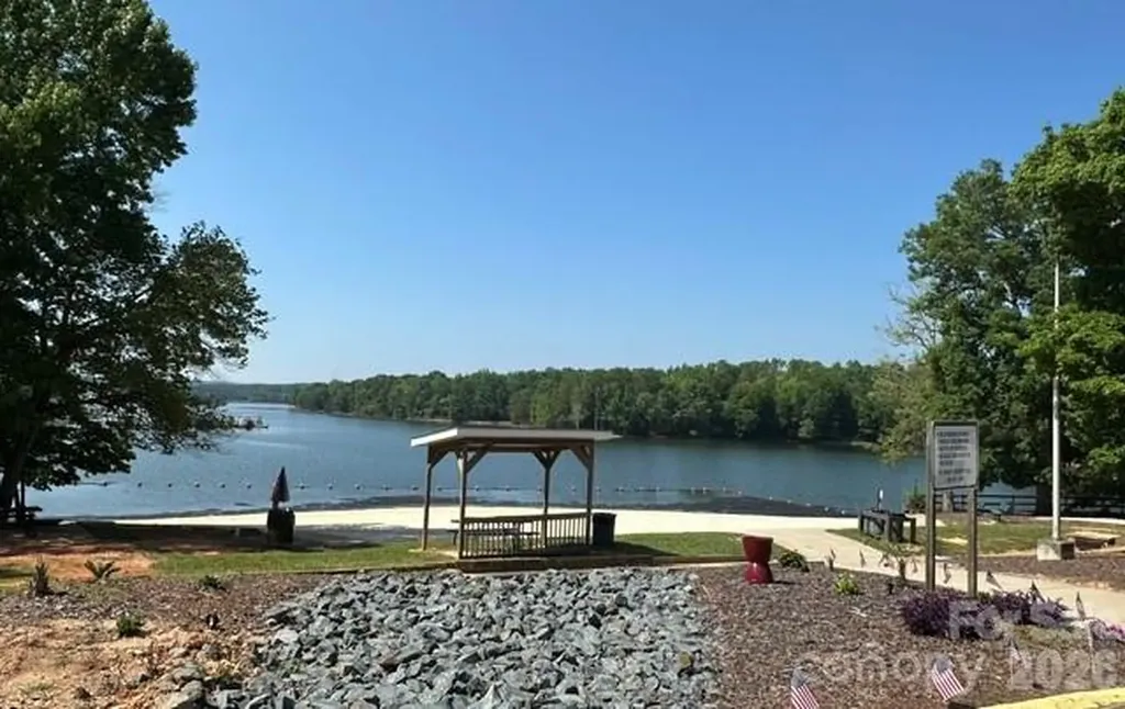 143 Cardinal Drive New London NC 28127