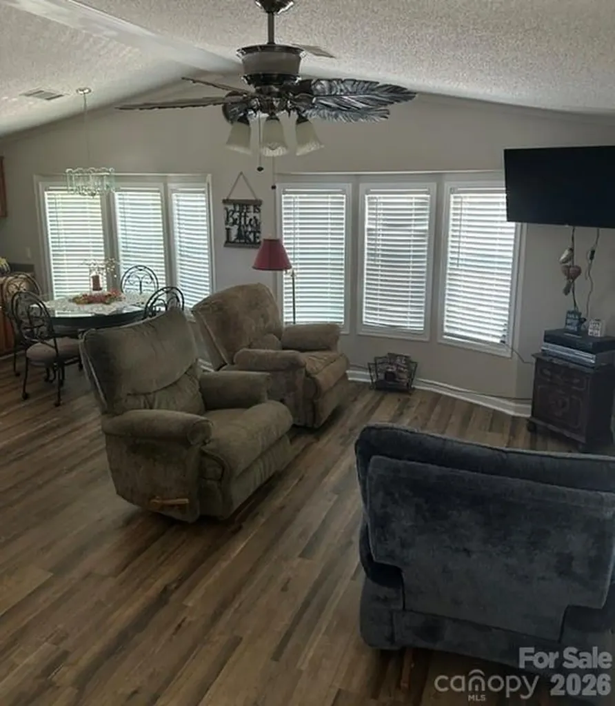 143 Cardinal Drive New London NC 28127