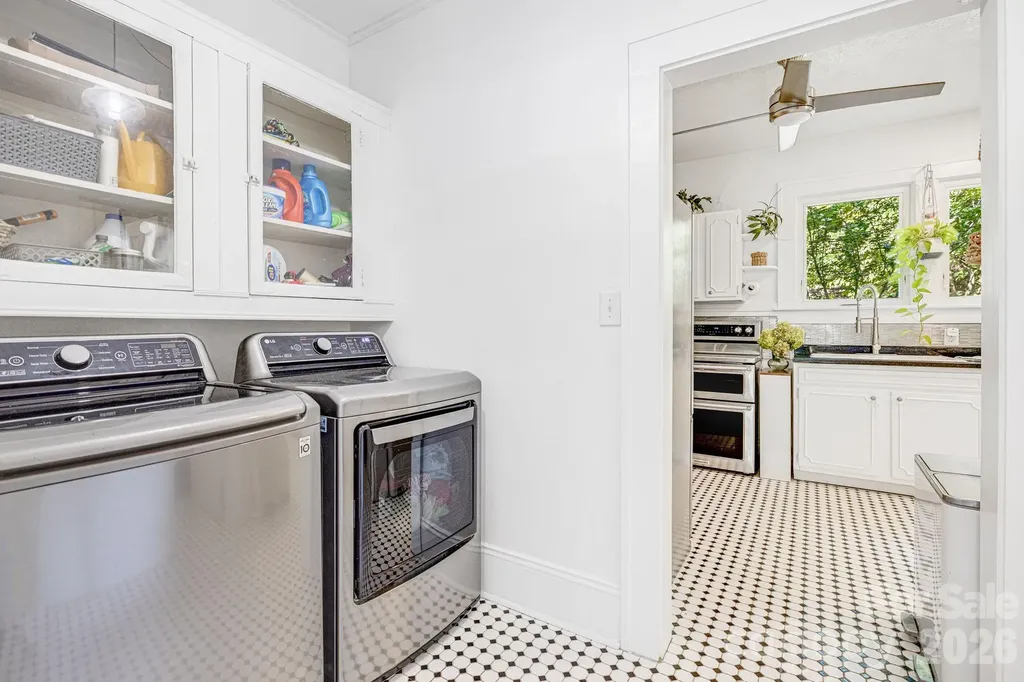 18 Robinwood Avenue Asheville NC 28806
