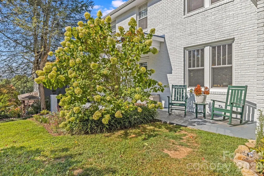 18 Robinwood Avenue Asheville NC 28806