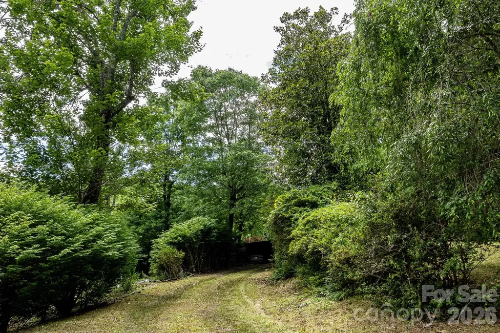 82 Englewood Drive Hendersonville NC 28739