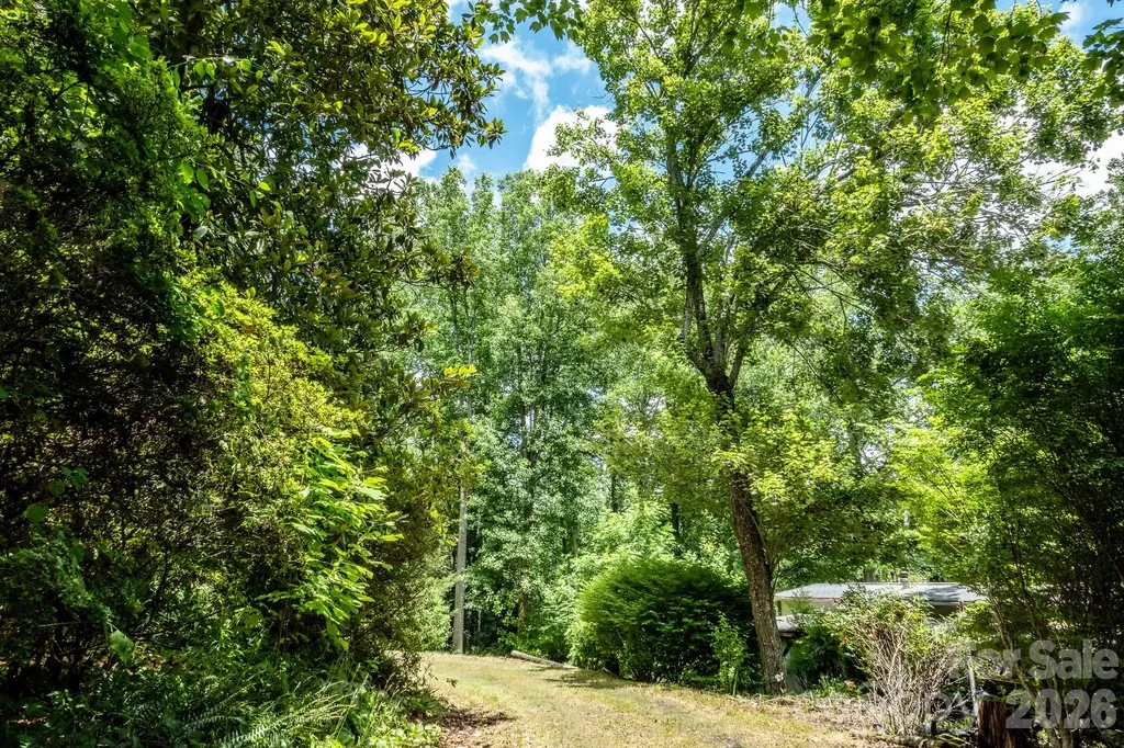 82 Englewood Drive Hendersonville NC 28739