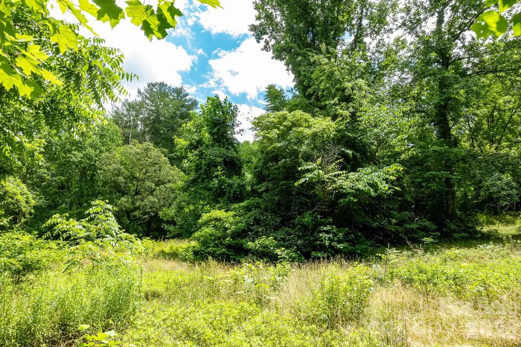 82 Englewood Drive Hendersonville NC 28739