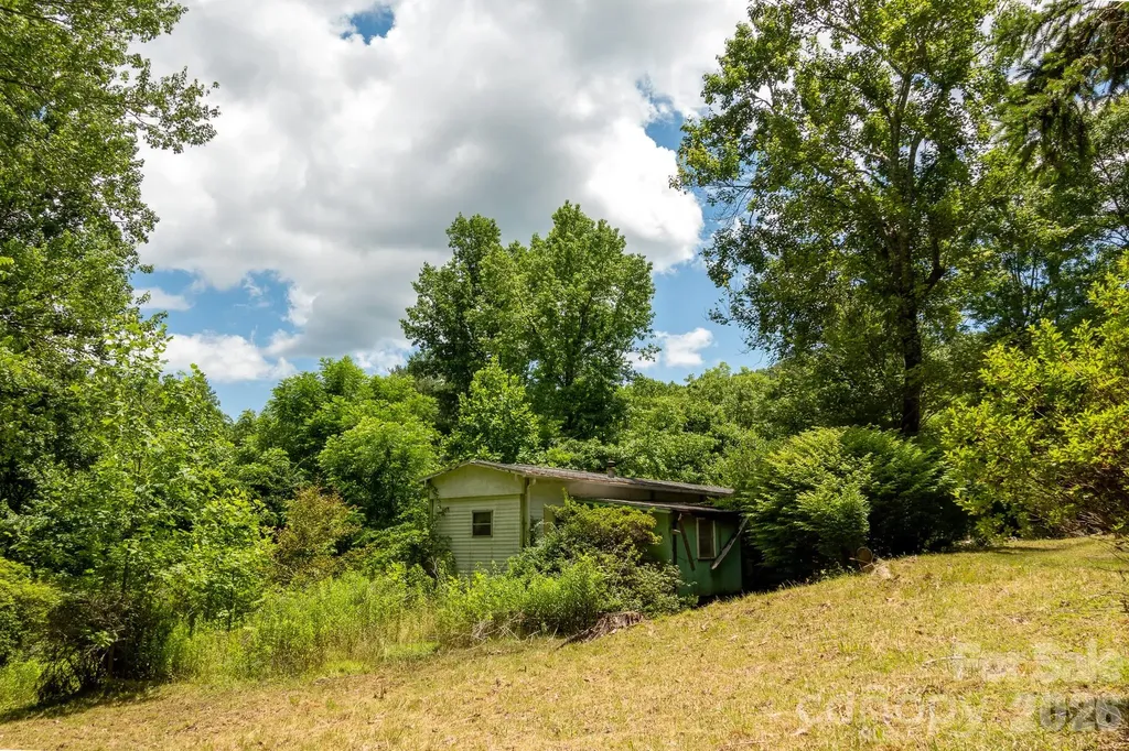 82 Englewood Drive Hendersonville NC 28739