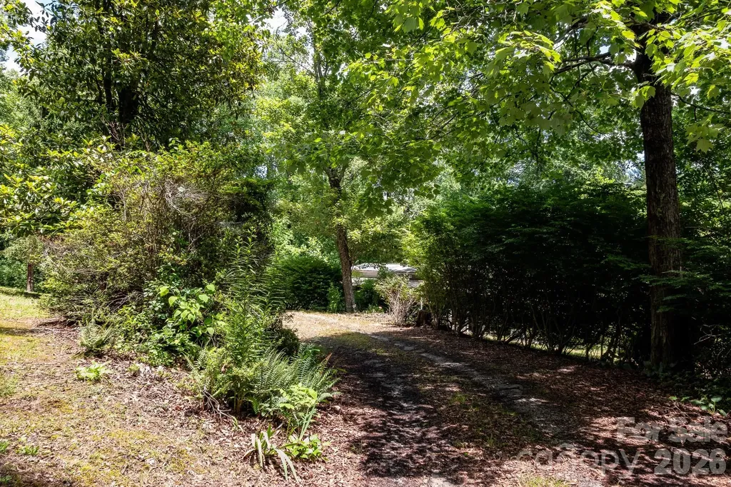 82 Englewood Drive Hendersonville NC 28739