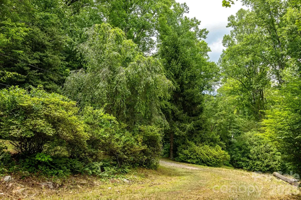 82 Englewood Drive Hendersonville NC 28739