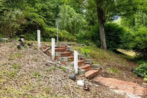 82 Englewood Drive Hendersonville NC 28739