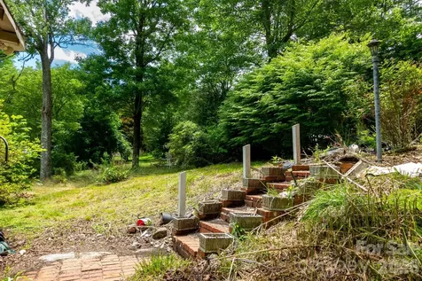 82 Englewood Drive Hendersonville NC 28739