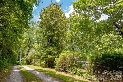 82 Englewood Drive Hendersonville NC 28739