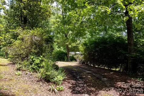 82 Englewood Drive Hendersonville NC 28739