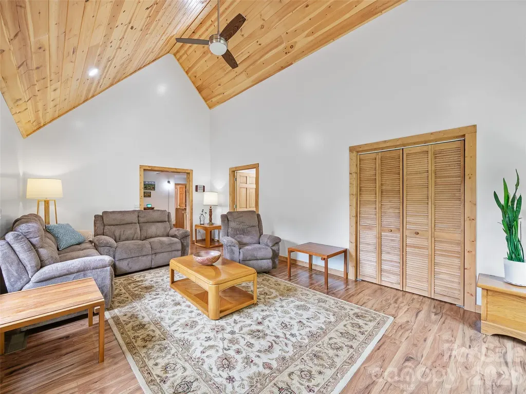 109 Tall Timber Lane Green Mountain NC 28740