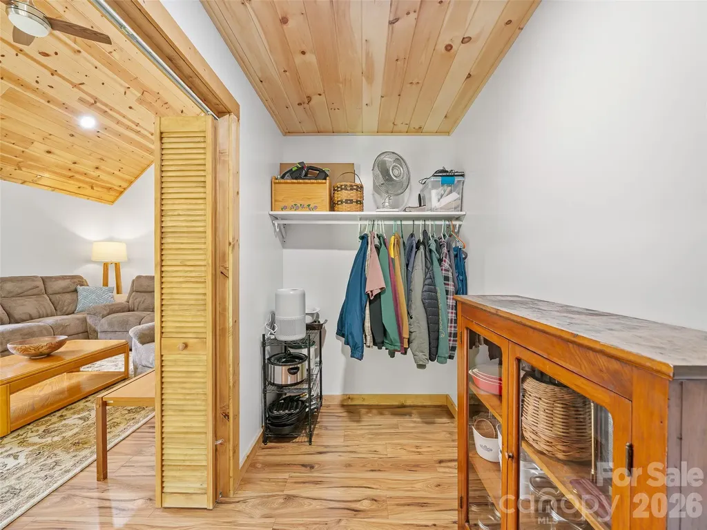 109 Tall Timber Lane Green Mountain NC 28740