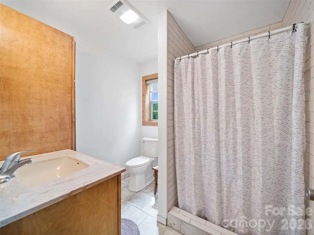 109 Tall Timber Lane Green Mountain NC 28740