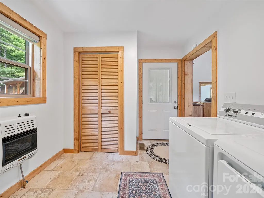 109 Tall Timber Lane Green Mountain NC 28740