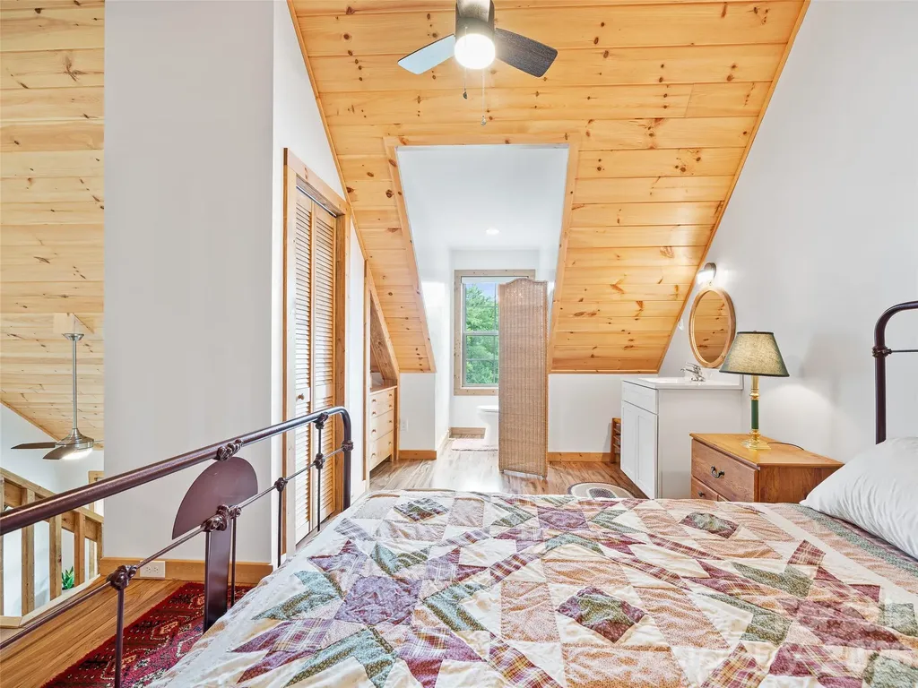 109 Tall Timber Lane Green Mountain NC 28740