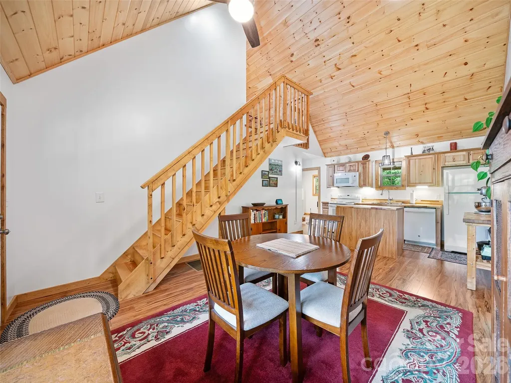 109 Tall Timber Lane Green Mountain NC 28740