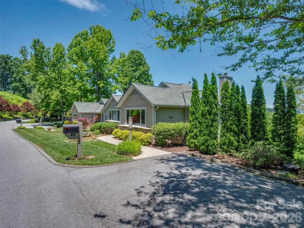 2 Meadow Ridge Lane Hendersonville NC 28739