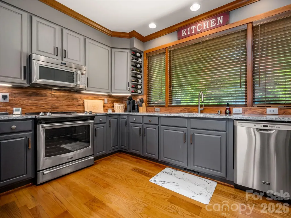 2 Meadow Ridge Lane Hendersonville NC 28739