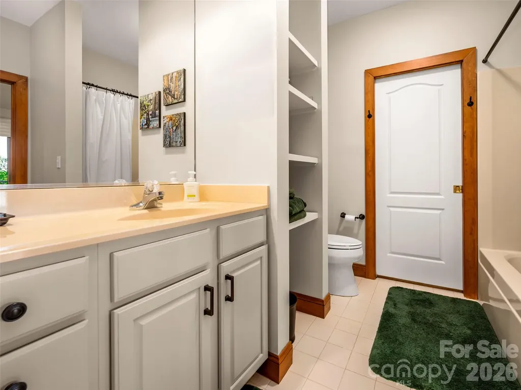 2 Meadow Ridge Lane Hendersonville NC 28739