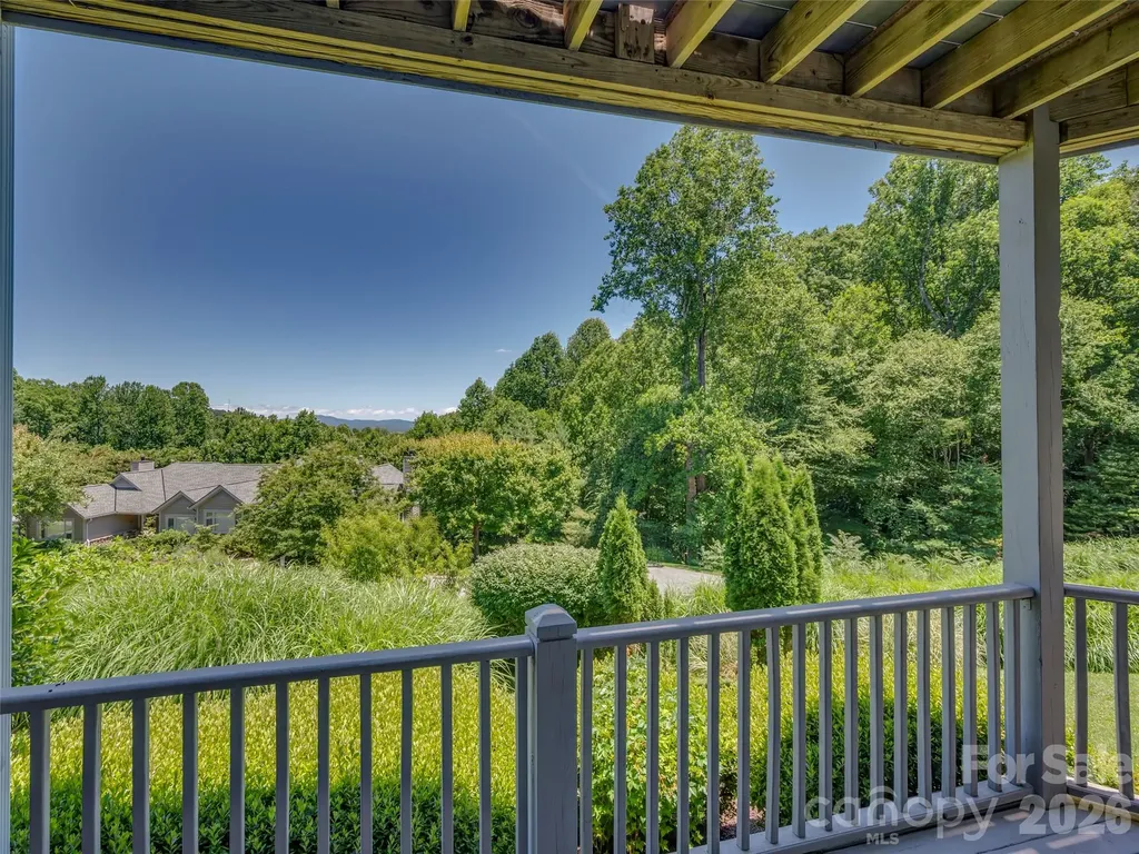 2 Meadow Ridge Lane Hendersonville NC 28739