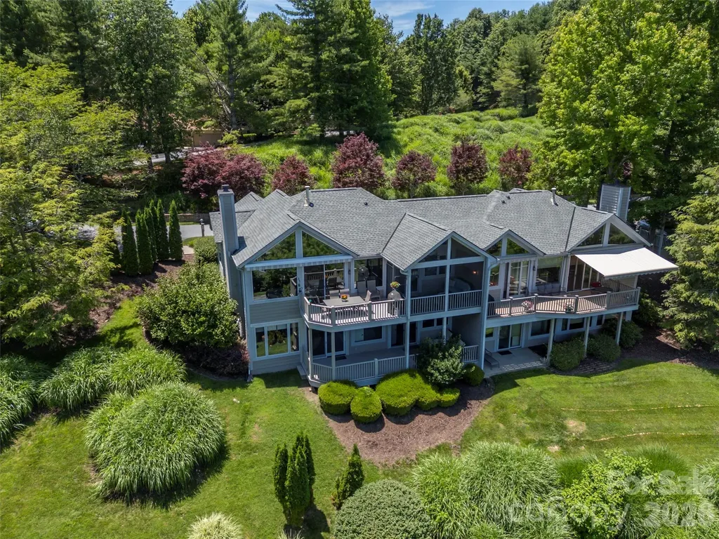 2 Meadow Ridge Lane Hendersonville NC 28739