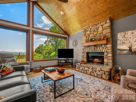 2 Meadow Ridge Lane Hendersonville NC 28739
