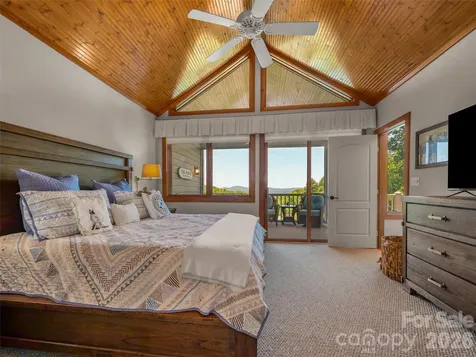 2 Meadow Ridge Lane Hendersonville NC 28739